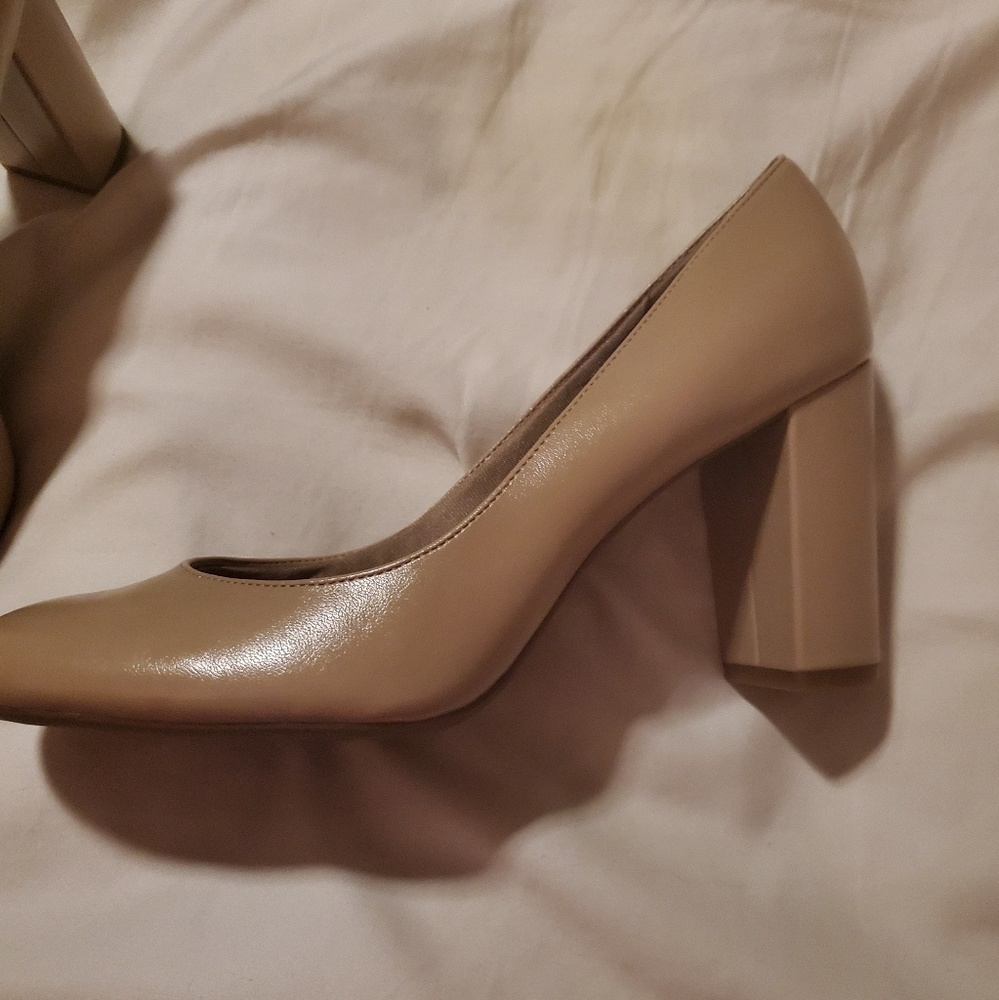 Nude heel